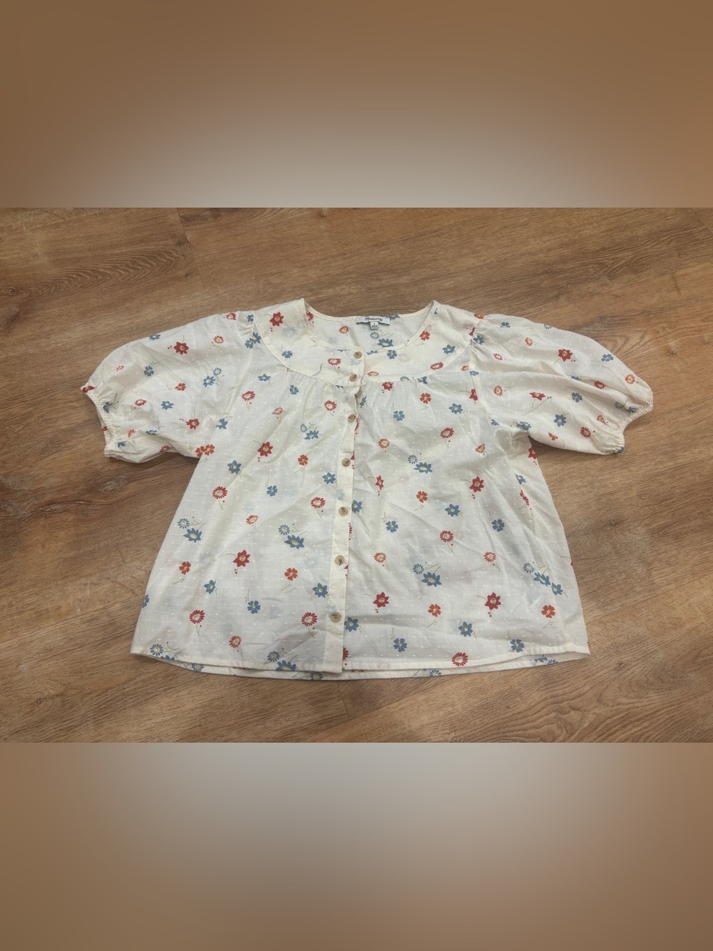 Womens White Floral Button-Front Puff Sleeve Top